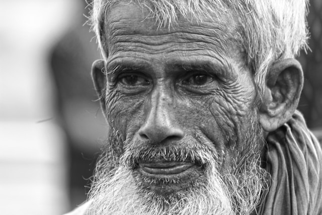 10 Money Mistakes That Keep People Poor