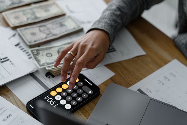 Cash Management Explained: Smart Ways to Manage Your Money
