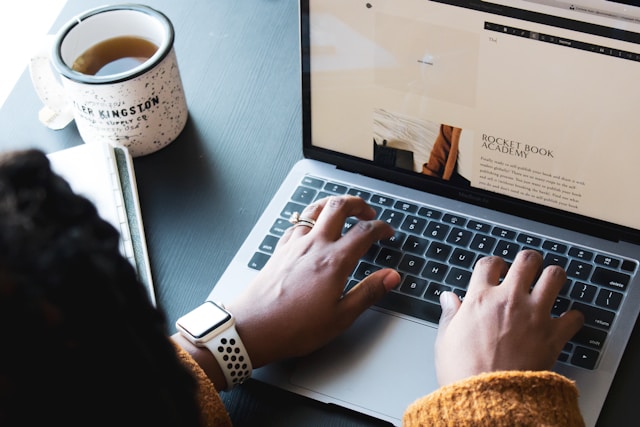 Freelance Writing for Beginners: Simple Ways to Start and Grow Online