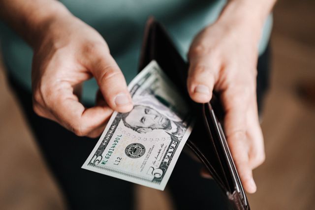 How to Save Money Without Feeling Broke (Beginner’s Guide)