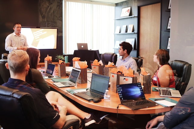 Social Media Management for Beginners: Simple Ways to Grow Online