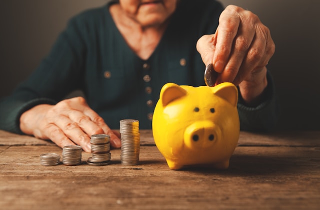 Budgeting and Saving Money Made Simple