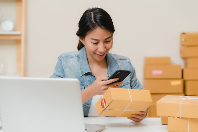 How to Start a Dropshipping Business and Reach $5,000 a Month in Sales